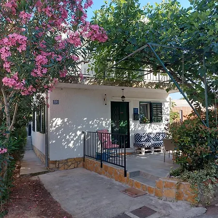 Alka Apartment